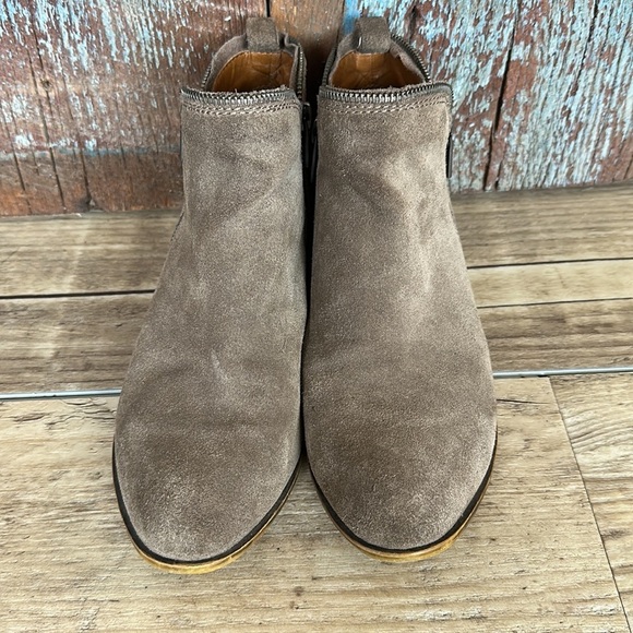 Lucky Brand Bartalino Suede Bootie Size 8.5 - Picture 2 of 10